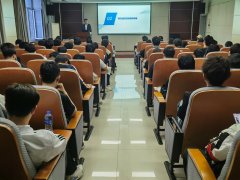 <strong>由学生指点办事核心从办、机械工程取院</strong>